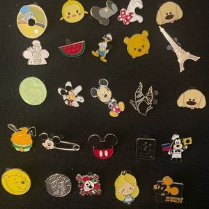 Disney pin lot 25 pins